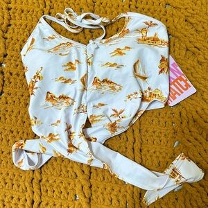 Kortni Jeane beach Town tied up top